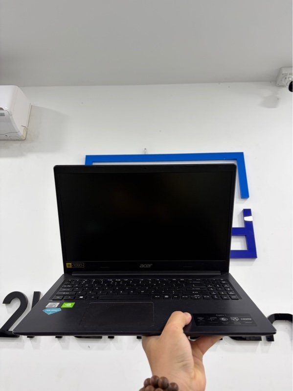 Laptop Acer Aspire A315-57G - i5-1035G1 - ram 8gb - card Geforce MX330 - Ssd 512gb - Màu đen - Pin 61% - Ngoại hình 97% - Trầy xước, màn trầy, màn chết 1 chấm pixel, ám hồng nhẹ - Kèm sạc