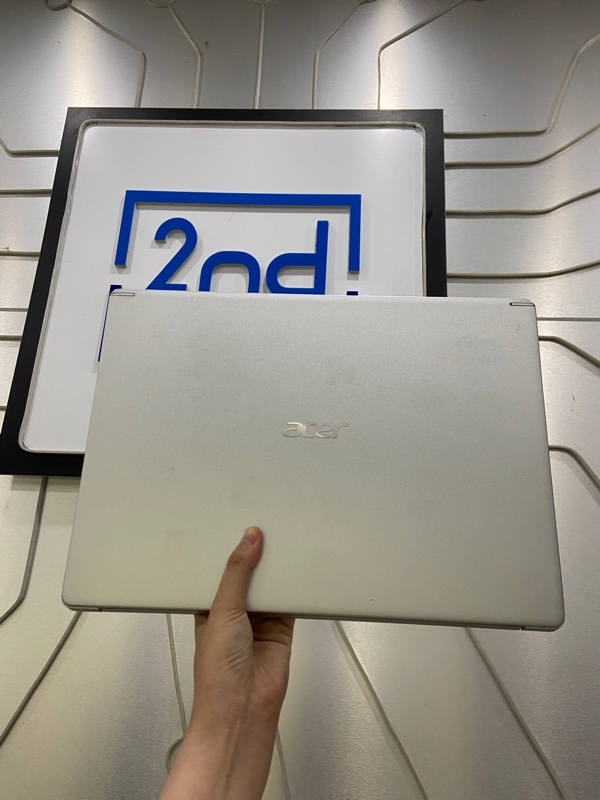 Laptop Acer Aspire A514-52 - i5-10210U - Ram 4/256GB SSD - Pin 72% - Màu bạc - Ngoại hình: 97% - mất 3 ốc D , bể góc trái sườn - Kèm sạc -