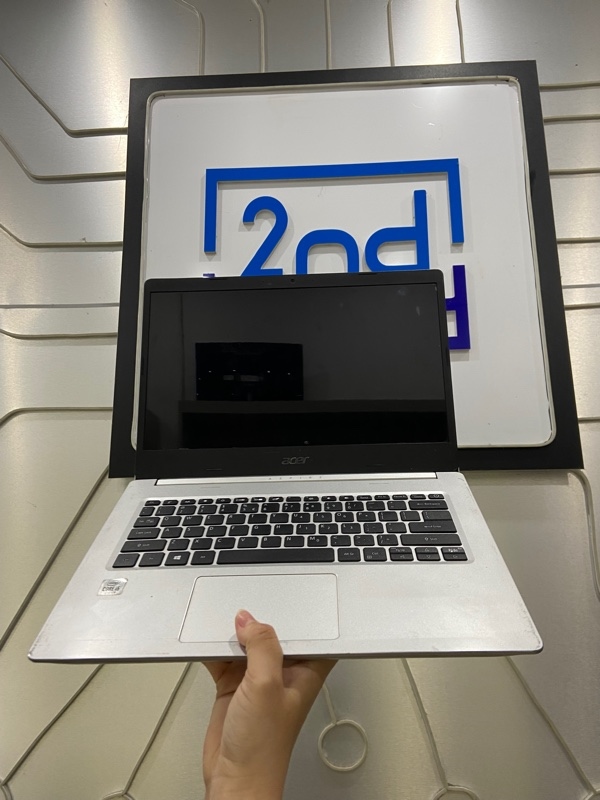 Laptop Acer Aspire A514-52 - i5-10210U - Ram 4/256GB SSD - Pin 72% - Màu bạc - Ngoại hình: 97% - mất 3 ốc D , bể góc trái sườn - Kèm sạc -