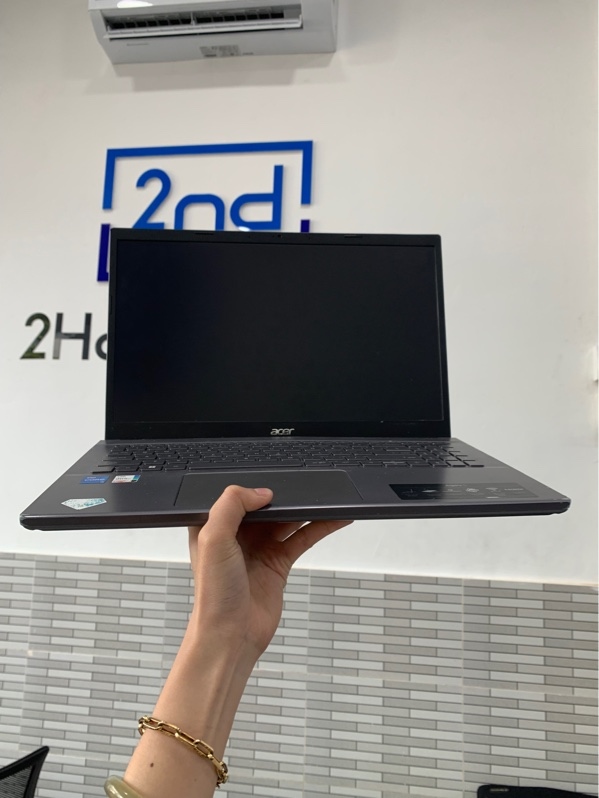 Laptop Acer Aspire A515-57 - i5-1235U - Ram 8GB/512GB SSD - Màu xám - Không pin - Ngoại hình: 97% - Lỗ cắm sạc lỏng, loa nhỏ, rè nhẹ, màn hồng phản quan 4 điểm, màn trầy, cấn 4 góc, trầy body nhiều, nứt mặt A 2 chỗ - Kèm sạc - SP KHÔNG BẢO HÀNHH