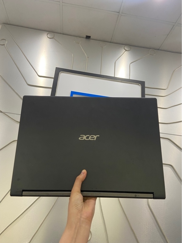 Laptop Acer Aspire A715-42G - AMD Ryzen 5 5500U - Ram 8/512GB SSD - GTX 1650 - Pin 73% - Màu đen - Ngoại hình: 97% - Màn ám vàng, 1 chấm phản quang mờ, xước sườn, mặt A,D - Kèm sạc