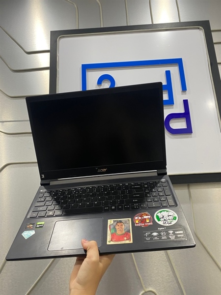 Laptop Acer Aspire A715 - Amd Ryzer 5 3550H - Ram 8GB - GTX 1650 Ti SSD 512GB - Pin 70% - Màu đen - Ngoại hình: 96% - Bể góc - Body - Kèm sạc 1