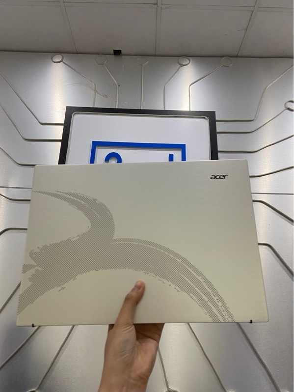 Laptop Acer Aspire AI14-52M - I3-1305U - Ram 8/256GB SSD - Sức khỏe ổ 100 - Pin 100% - Máu xám - Ngoại hình: 98% - Kèm sạc