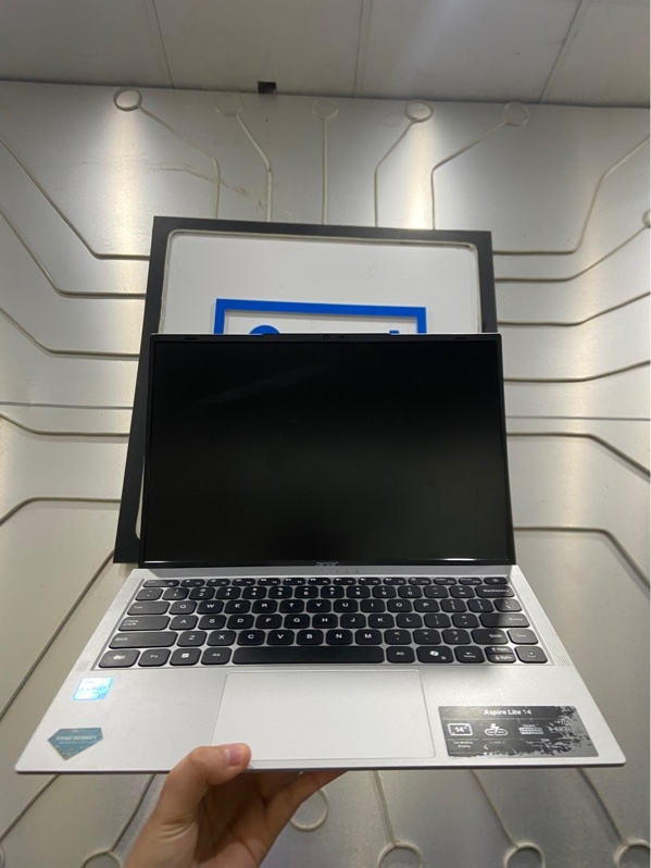 Laptop Acer Aspire AL14-51P - 14 inch - Intel Core I3-1305U - Ram 8/512GB - Pin 100% - Màu bạc - Ngoại hình: 97% - Màn ám hồng , in phím , bụi trong màn, trầy xước nhẹ - Kèm sạc