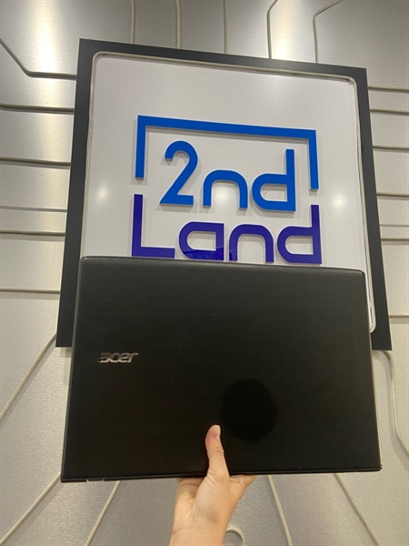 Laptop Acer Aspire E15-576G - i5-8250U Geforce MX150 - Ram 12/250GB SSD - Màu đen - Pin 63% - Ngoại hình: 97% - Hở nhẹ khung màn , màn ám phản quang - Body - Kèm sạc