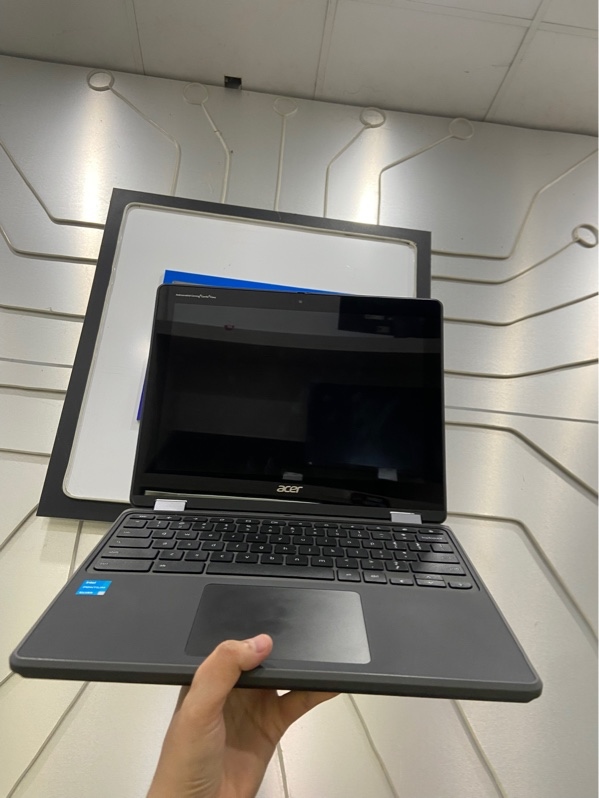 Laptop Acer Chromebook N20Q11 - Intel Pentium Silver N600 - Ram 8/64GB - Màu đen - Ngoại hình: 97% - Màn ám vàng - Kèm sạc