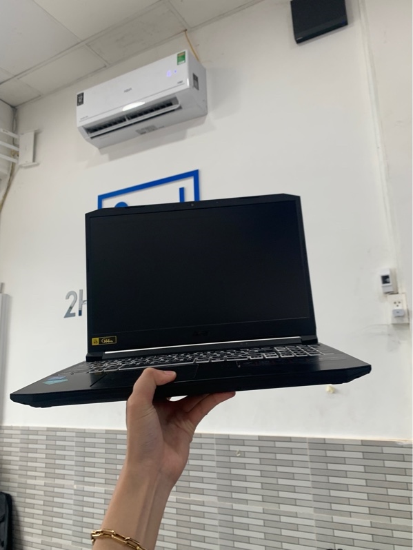 Laptop Acer nitro 5 an515-57 - i5-11400h - Ram 24/512 ssd - RTX 3050 - Màu đen - Pin 75% - Ngoại hình: 97% - Màn ám hồng, bể bản lề, nút số 7 gãy châm, mất 1 ốc đáy - Kèm sạc linh kiện