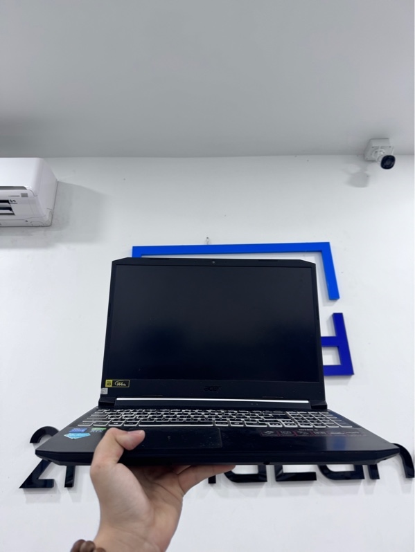 Laptop Acer Nitro 5 AN515-57 - i7-11800H/RTX 3050 - 8/512gb ssd - Màu đen - Pin 61% - Ngoại hình 97% - Tróc touchpad, máy trầy, ổ sức khoẻ 93%, màn ám vàng, hằn phím, phản quang nhẹ - Kèm sạc