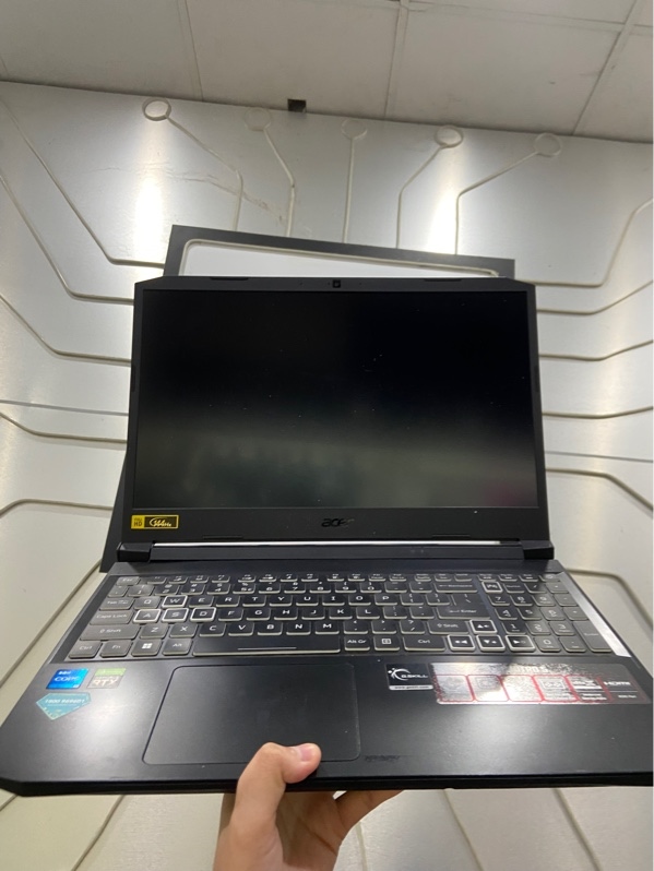 Laptop Acer Nitro AN515-57 - i5 11400H RTX 3050 - 24/512GB SSD - Pin 70% - Màn 144HZ - Màu đen - Ngoại hình: 97% - Màn ám hồng viền nhiều, touchpad trầy, bỏ trầy xướt xung quanh, hoằn phím nhẹ - Kèm sạc