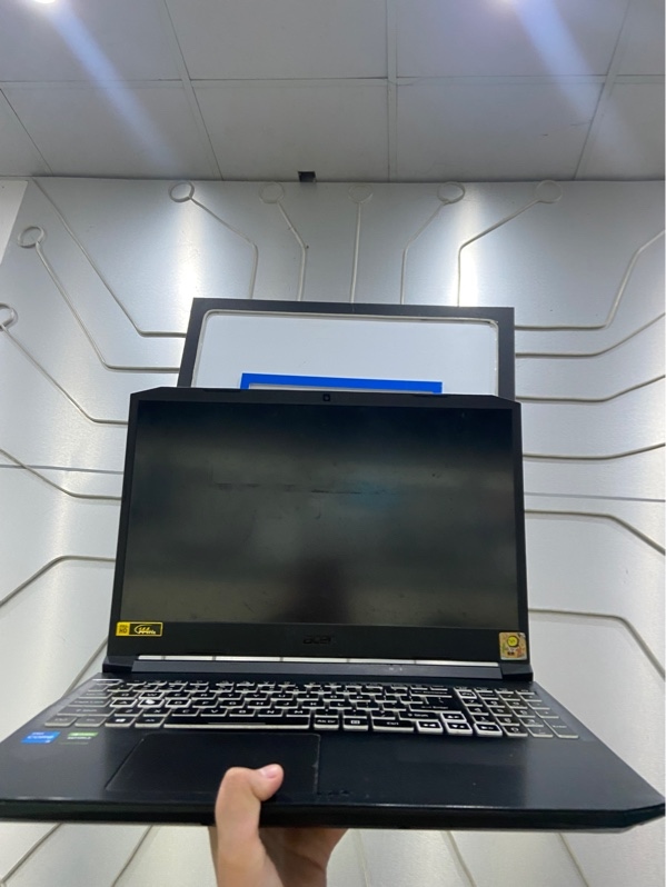 Laptop Acer Nitro AN515-57 - Intel Core i5-11400H - NVIDIA GEFORCE RTX 3050 - Màn 144Hz - Ram 16/512GB SSD - Pin 100% thay new - Màu đen - Ngoại hình: 97% - Màn ám vàng nặng, in phím, phản quang nặng - Kèm sạc