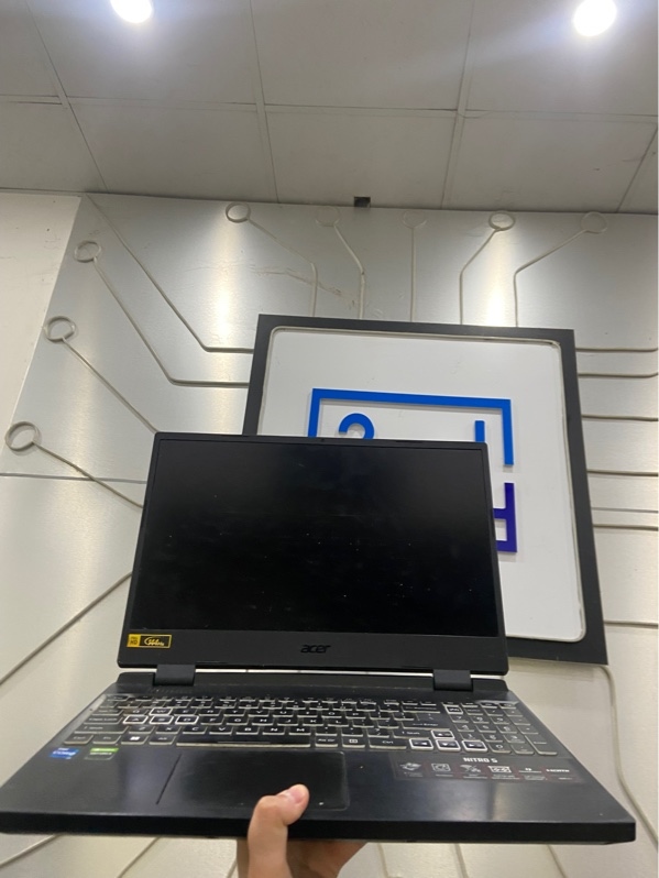 Laptop Acer Nitro AN515-58 - Intel Core i7-12700H - RTX 3050 - Ram 8/512GB SSD - Pin 76% - Màu đen - Ngoại hình: 97% - Màn ám xanh nhẹ, in phím, phản quang, xước thân - Kèm sạc