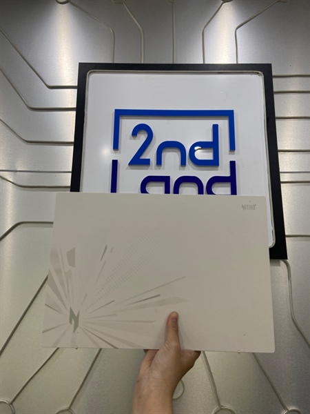 Laptop Acer Nitro NL16-71G - i5-13420H - RTX 3050-6GB - Ram 16/512GB SSD - Pin 100% - Chu kì sạc 1 lần - Màu trắng - Ngoại hình: 99% - FullBox