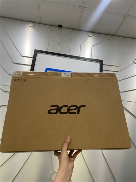 Laptop Acer Nitro NL16-71G - i5-13420H - RTX 3050-6GB - Ram 16/512GB SSD - Pin 100% - Chu kì sạc 1 lần - Màu trắng - Ngoại hình: 99% - FullBox 3