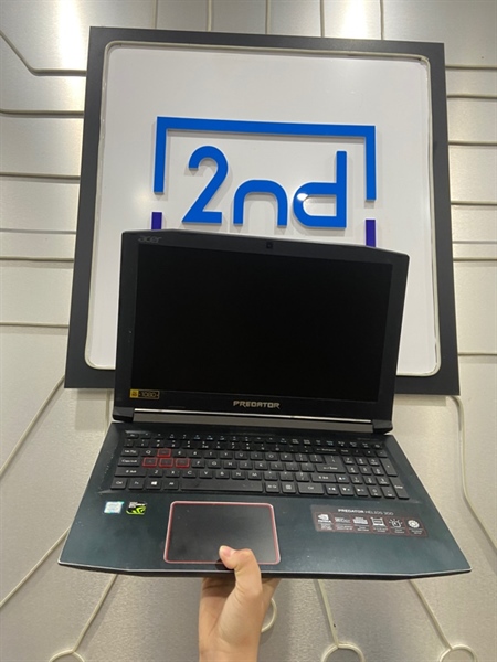 Laptop Acer Predator G3-S72 - i7-7700HQ - GTX1060 - Ram8/128GB SSD - 1TB HDD - Màu đen - Pin 60% - Ngoại hình: 97% - Bể bung cạnh màn - Body - Kèm sạc 1