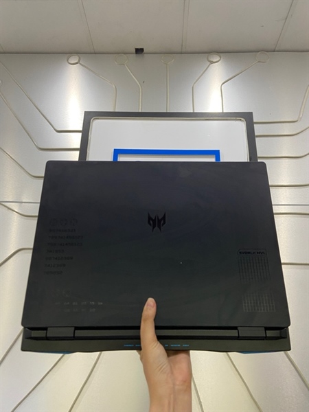 Laptop Acer Predator Helios Neo 16 (PHN16-71) - i5-13500HX - RTX 4050 - Ram 16/512GB SSD - Pin 74% - Màu đen - Ngoại hình: 98% - Cấn nhẹ mặt A - Kèm sạc