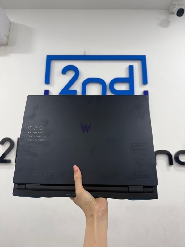 Laptop Acer Predator PHN16-71 - i5-13500HX - card NVIDIA GeForce RTX 4050 - 16gb/ssd 512gb - màn 16inch QHD 165Hz - Màu đen - Pin 84% - Ngoại hình 97.5% - Cấn 2 góc tản nhiệt - Kèm Box , sạc 230W