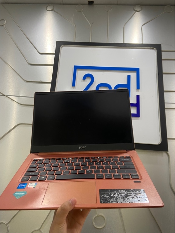 Laptop Acer Swift 3 - Chip intel core i5 1135G7- Ram 8GB SSD 512GB - Màn 14inch - Pin 52% - Màu cam đồng - Ngoại hình: 97% - Vân tay không nhạy - Kèm sạc