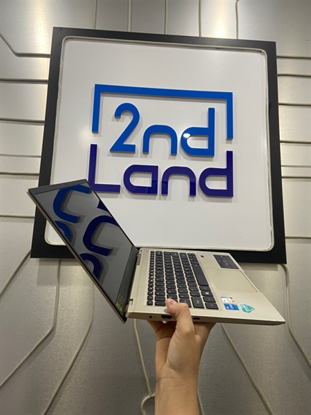 Laptop Acer Swift SE 314-510G7 - Ram 8/512GB SSD - Xe Graphics - Pin 61% - Màu đồng - Ngoại hình: 97% - 3 đốm phản quang, màn in phím, bản lề yếu, viền ám vàng, loa phải rè nhẹ - Body - Kèm sạc 2