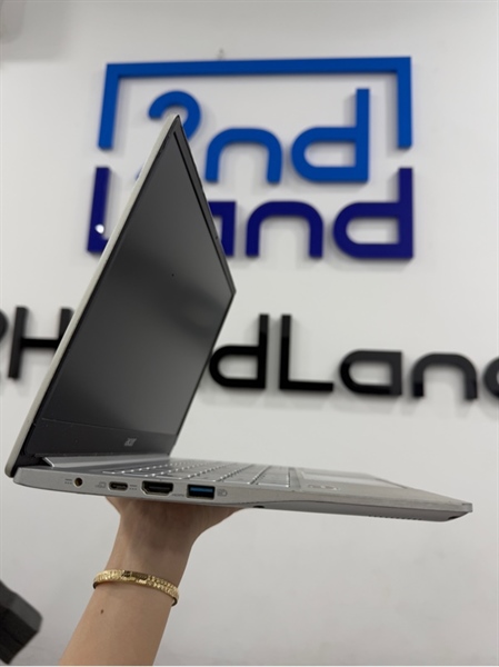 Laptop Acer Swift SF314-42 - Ryzen 5 4500U - 8/256GB SSD - Màu bạc - Pin 52% - Ngoại hình 97% - cấn 2 góc , mục cao su viền - kèm sạc 1