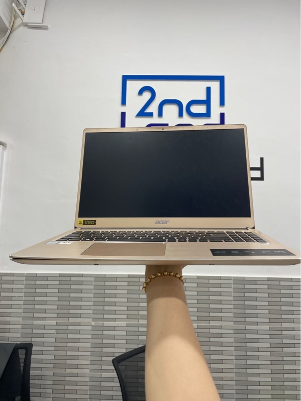 Laptop Acer Swift SF315-52 - i3-8130U - Ram 8GB/SSD 128GB - Màu vàng - Pin 60% - Ngoại hình: 96% - Thiếu ốc đít - bản lề hở nhẹ - Kèm sạc - SP KHÔNG BẢO HÀNH