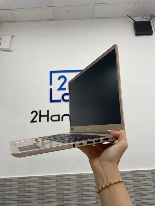 Laptop Acer Swift SF315-52 - i3-8130U - Ram 8GB/SSD 128GB - Màu vàng - Pin 60% - Ngoại hình: 96% - Thiếu ốc đít - bản lề hở nhẹ - Kèm sạc - SP KHÔNG BẢO HÀNH