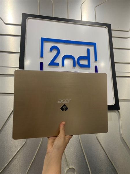 Laptop Acer Swift SF315-52 - i5-8250U CPU - Ram 8/256GB SSD - Pin 68% - Màu vàng - Ngoại hình: 97% - Màn ám - Body - Kèm sạc