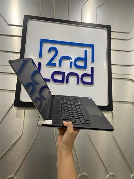 Laptop Alienware X15 R1 - i7 - 118000H - GTX 3070 - Ram 32GB - Ram 1TB SSD - Pin 67% - Màu trắng - Ngoại hình 97% - Xước cấn , Màn sọc góc dưới phải , ám viền , màn gộp