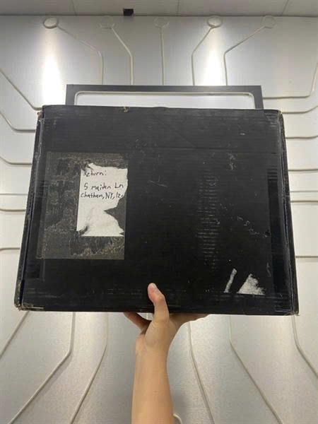 Laptop Alienware X15 R1 - i7 - 118000H - GTX 3070 - Ram 32GB - Ram 1TB SSD - Pin 67% - Màu trắng - Ngoại hình 97% - Xước cấn , Màn sọc góc dưới phải , ám viền , màn gộp 3