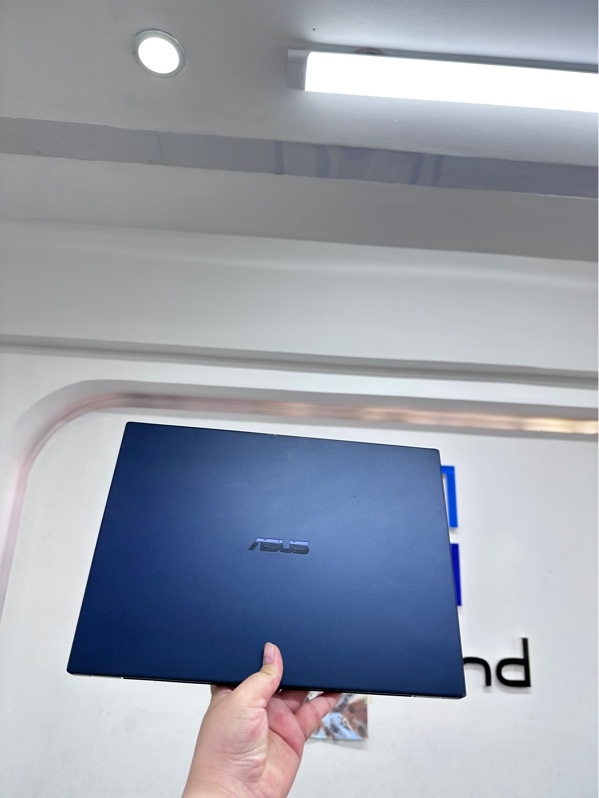 Laptop ASUS ExpertBook P2451FA - i5 10210U 8/512 ssd - Màu xanh - Pin thay 100% - Ngoại hình 97% - Màn ám hồng, màn in phím - Kèm sạc