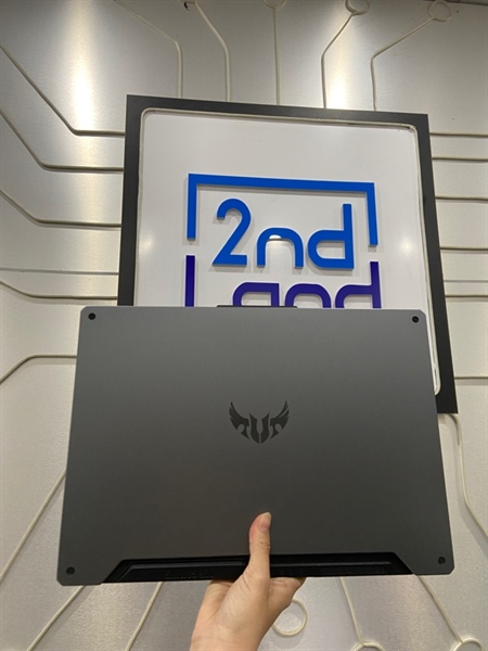 Laptop Asus F15 - i5-10300H - Ram 8/128GB SSD - 512GB SSD - GTX 1650 4G - Pin 60% - Màu đen - Ngoại hình: 98% - Màn ám vàng, màn in phím - Kèm sạc