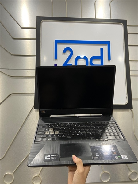Laptop Asus F15 - i5-10300H - Ram 8/128GB SSD - 512GB SSD - GTX 1650 4G - Pin 60% - Màu đen - Ngoại hình: 98% - Màn ám vàng, màn in phím - Kèm sạc 1