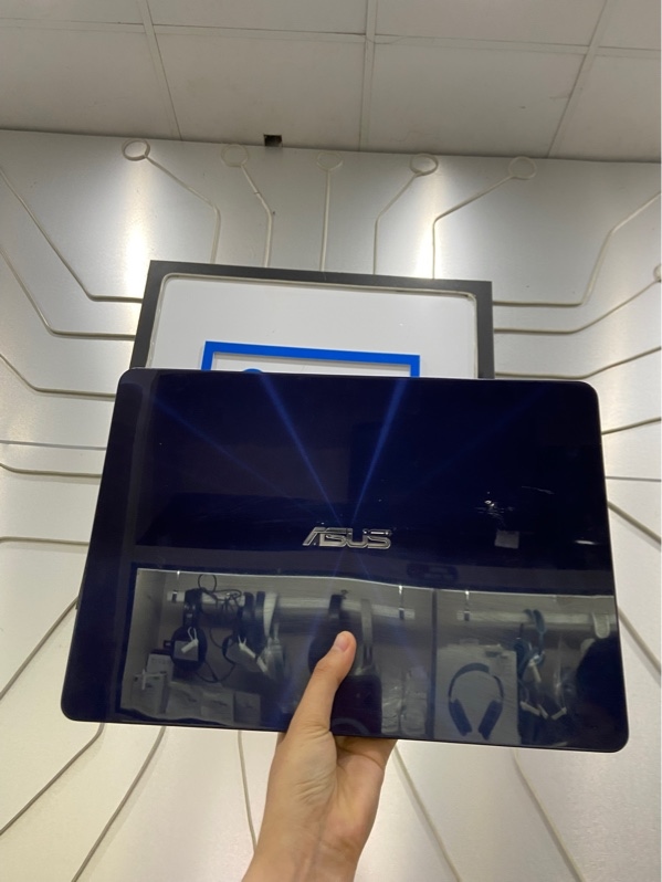 Laptop Asus Notebook UX430U - i7-8550U - Ram 16/512GB - Hư pin - Màu xanh - Ngoại hình: 97% - Màn ám hồng nặng, phản quang nhiều, loa rè, kèm sạc bị gãy 1 chân - Kèm sạc - không bảo hành
