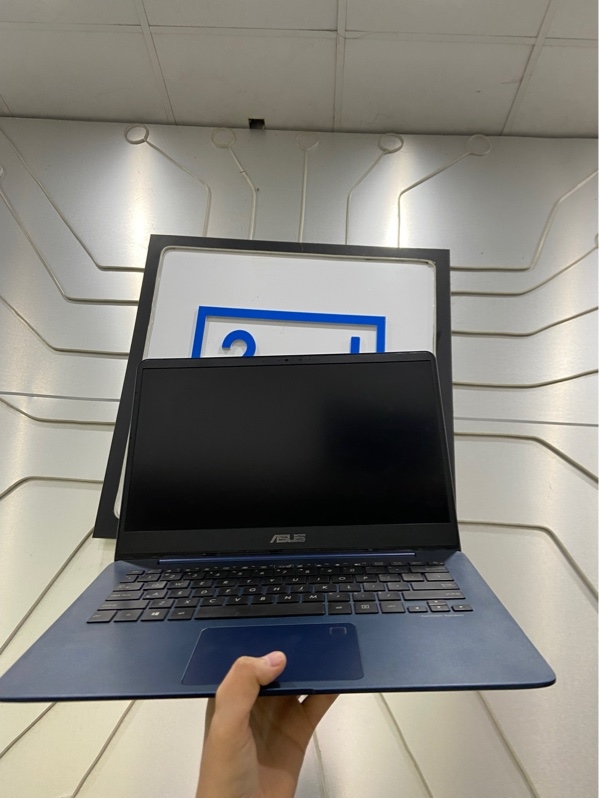 Laptop Asus Notebook UX430U - i7-8550U - Ram 16/512GB - Hư pin - Màu xanh - Ngoại hình: 97% - Màn ám hồng nặng, phản quang nhiều, loa rè, kèm sạc bị gãy 1 chân - Kèm sạc - không bảo hành