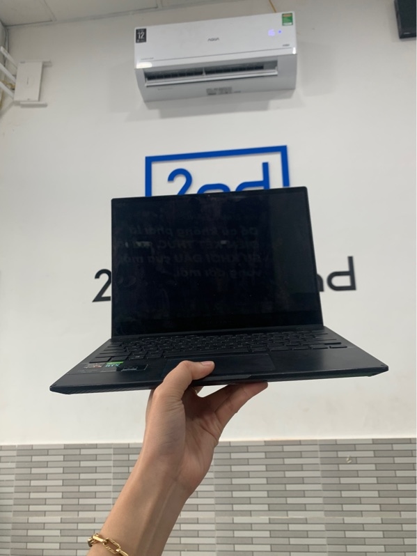 Laptop Asus rog flow x13 - Ryzen 9 5900hs - Ram 16/256ssd - RTX 3050ti 4gb - Màu đen - Pin 60% - Ngoại hình: 97% - Màn phản quang - Kèm sạc