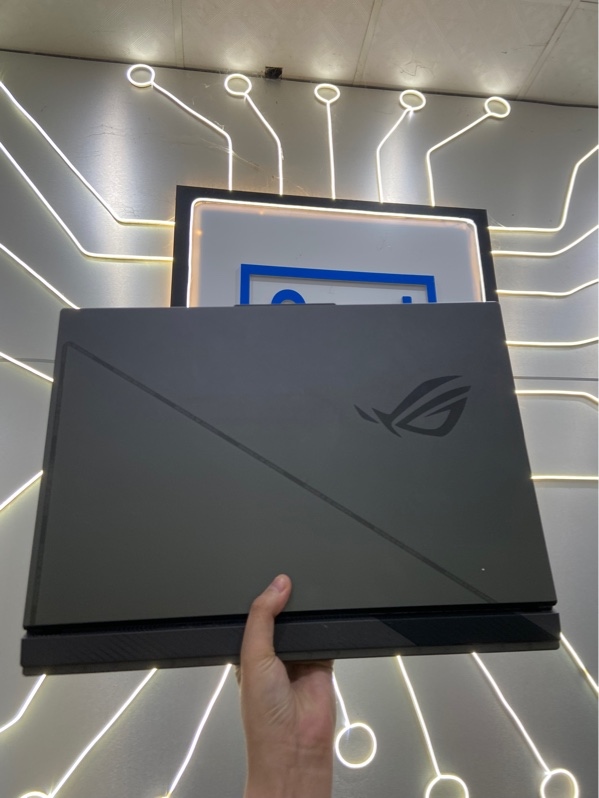 Laptop Asus ROG Strix G16 - G614JV - I9-13980HX-GTX4060 - RAM 16-1T - Pin 77% - Màu đen - Ngoại hình: 97% - Kèm sạc