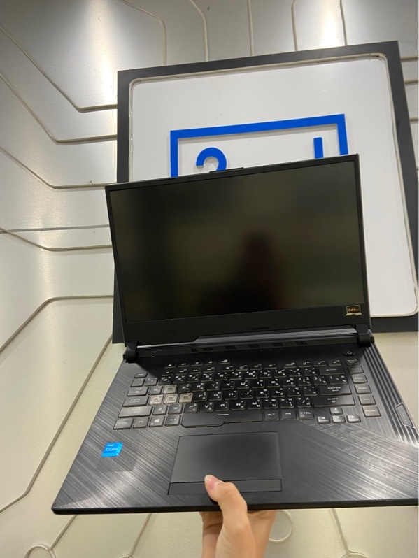 Laptop Asus ROG Strix G512LI - Chip I5 10300H - Ram 12GB SSD 512GB - GTX 1650TI - Pin 68% - Màu đen - Ngoại hình: 97% - bể nức góc mặt C - Kèm sạc