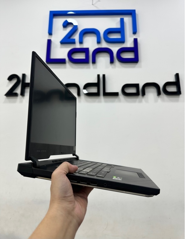 Laptop Asus Rog Strix G512LI - i5 10300H/GTX 1650Ti - Ram 16/512GB SSD - Pin Chai - Màu đen - Ngoại hình 97% - Màn 1 vệt phản quang nhẹ mờ , có 1 chấm đen - Kèm sạc