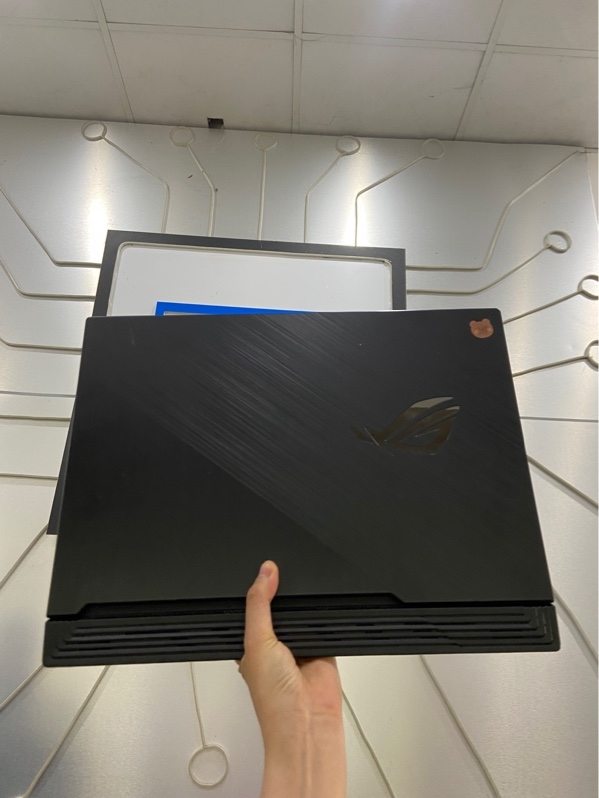 Laptop Asus Rog Strix G512LI - Ram 16/512GB - i5-10300H - GTX 1650 Ti - Pin 100% thay new - Màu đen - Ngoại hình: 97% - Kèm sạc
