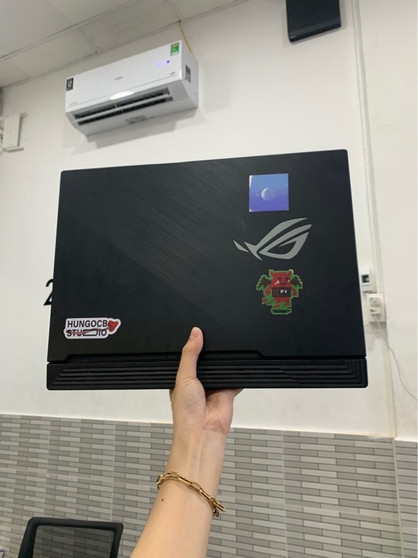 Laptop ASUS ROG Strix G512LV - Intel Core i7-10750H - RTX 2060 6GB - RAM 16GB / SSD 512GB - Màu đen - Pin 65% - Ngoại hình: 96% - Màn hình ám hồng, phản quang, ẩm hơi nước - Kèm sạc