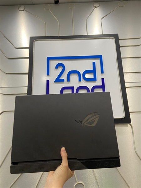 Laptop Asus Rog Strix G513IH - Ryzen 7 4800H - GTX 1650 - Ram 8/512SSD - Pin 67% - Màu đen - Ngoại hình: 98% - Kèm sạc