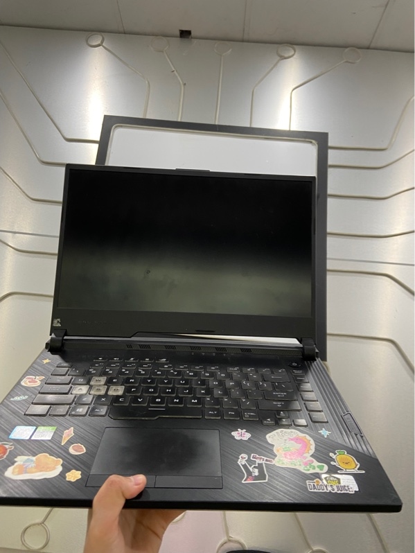 Laptop Asus ROG Strix G531GT - i7-9750H - Ram 8/512GB ( SSD chạy hơn 10372 giờ ) - Pin 68% - Màu đen - Ngoại hình: 97% - Màn ám hồng, màn in phím, màn dính keo không vệ sinh được, màn phản quang, lưu ảnh giữa màn - Kèm sạc