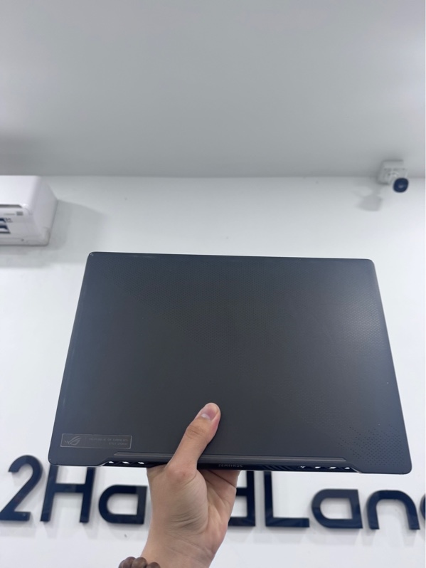 Laptop Asus ROG Zephyrus G14 GA401QC2 - Ryzen 7 5800HS - 16/512Gb SSD - card GeForce RTX3050 - Ngoại hình 97% - Pin 74%- sức khoẻ ổ 93%, nhiệt độ ổ cao, máy dán decal full, màn ám vàng, có vệt ố, mặt phím rộp sơn bong tróc nhiều - Kèm sạc