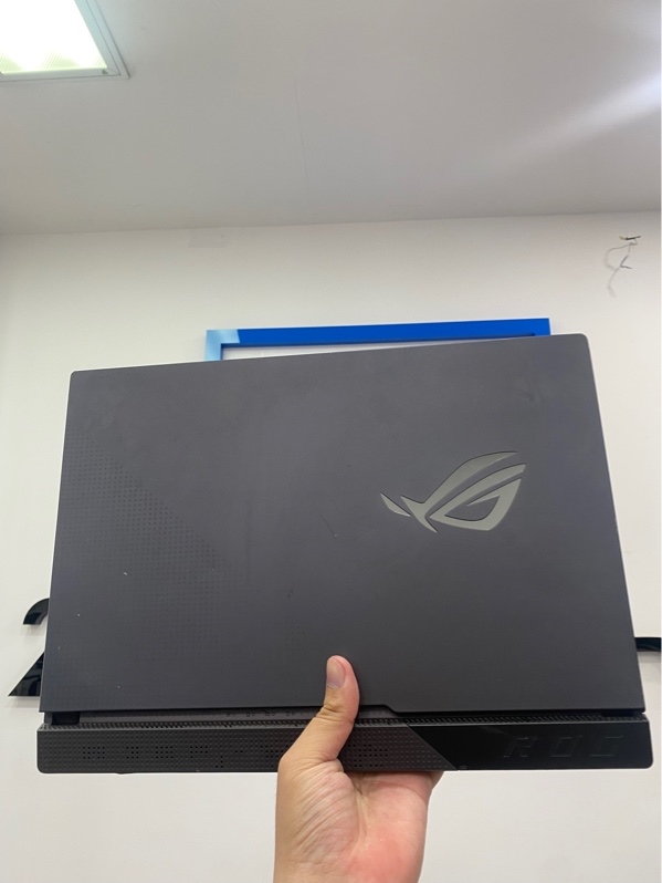 Laptop Asus Rogstrix G513IE - AMD Ryzen 7 4800H - Ram 16/512GB SSD - Sức khỏe ổ 93 - RTX 3050 Ti - Pin: 61% - Màu đen - Ngoại hình: 97% - Màn phản quang, ám hồng, in phím, dộp màn, xước cấn sườn, thân - Kèm sạc