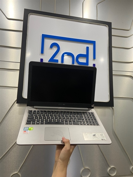 Laptop Asus Tek K5010B - i5-6200 - Ram 12GB SSD 240GB HDD 1T - Geforce 940M - Pin 100% - Màu xám - Ngoại hình: 97% - Màn ám viền vàng , lỗi cổng usb + không nhân hdmi, liệt phím số 7 và 9 - Kèm sạc - không bảo hành