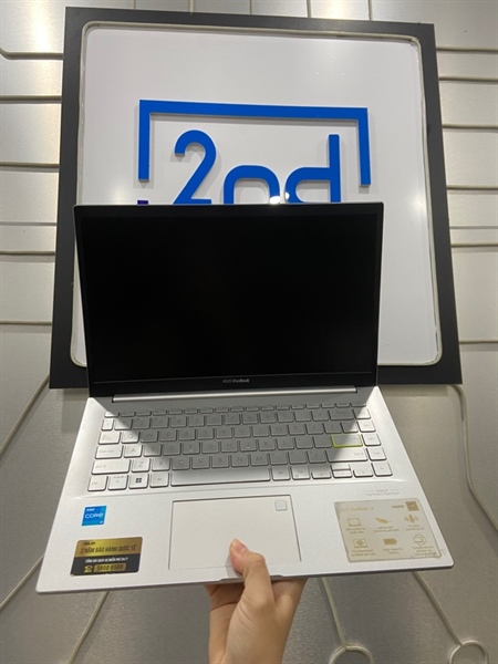 Laptop Asus Tek Vivobook - I3-1115G4 - Ram 8GB SSD 512GB - Pin 85% - Màu bạc - Ngoại hình: 98% - Màn ám viền vàng - Kèm sạc 1