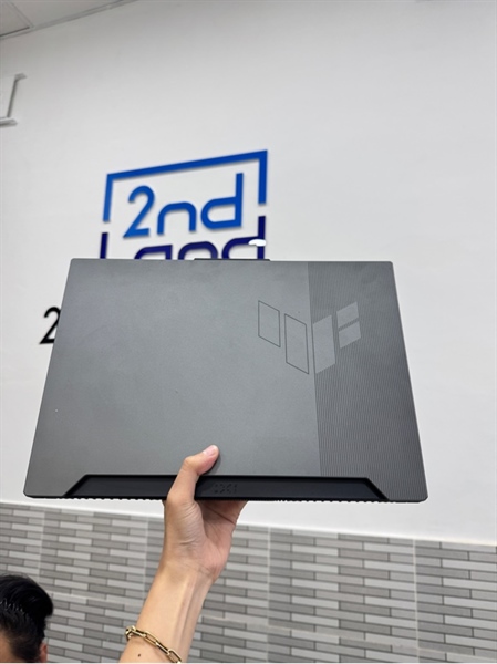 Laptop Asus Tuf 15 - Ryzen 7 6800H - RTX 3050Ti - 8/512GB SSD - Màu đen - Pin 83% - Ngoại hình 98% - 1 đốm phản quang - Body, kèm sạc