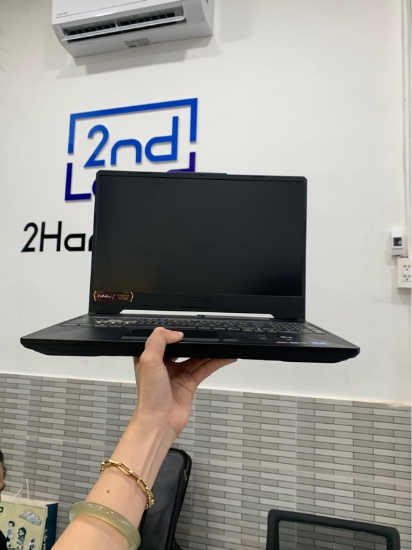 Laptop Asus Tuf F15 FX506HC - i5-11400H - RTX 3050 4gb - Ram 16gb/ssd 512gb - Màu đen - Pin 66% - Ngoại hình: 97% - Màn trầy ám hồng + phản quang - Kèm sạc