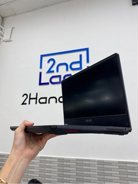 Laptop Asus TUF FX 505DU - Ryzer 7-3750H - GTX 1660Ti - 16/512SSD - Màu đen - Pin 70% - Ngoại hình 97% - Màn phản quang, tróc nhiều phím, bể mặt D, liệt phím nhiều, loa rè - Body, kèm sạc 2
