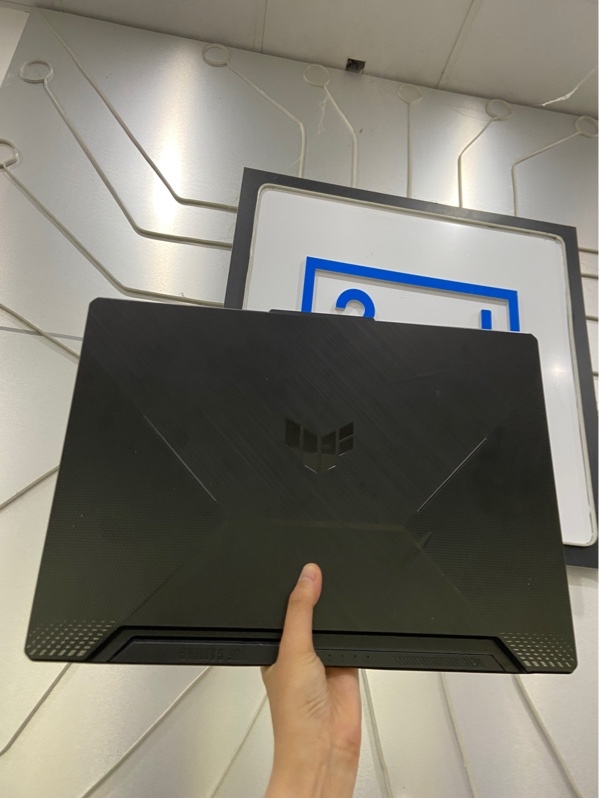 Laptop Asus Tuf Gaming A15 FA506NC - Ryzen 5 7535HS -Ram 16/1TB - RTX 3050 - Pin 81% - Màu đen - Ngoại hình: 98% - Kèm sạc