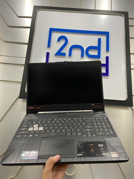 Laptop Asus Tuf Gaming A15 - Ryzen 5 4600H - Ram 8/512SSD RTX 3050 - Pin 76% - Màu đen - Ngoại hình: 97% - 1 đường phản quang - Kèm sạc 1